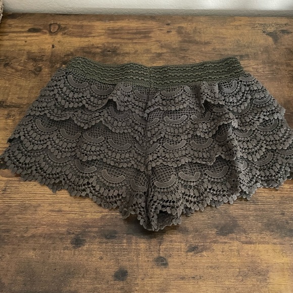 American Rag Green Lace Short Shorts - Medium - Picture 5 of 5